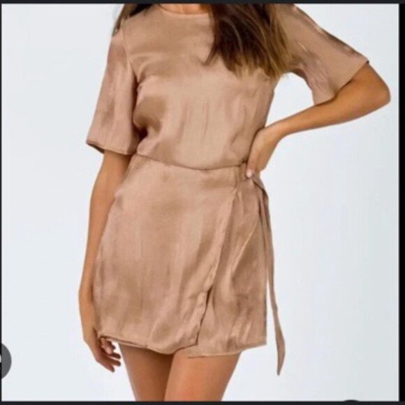 Princess Polly Cassia Romper. - Picture 1 of 5